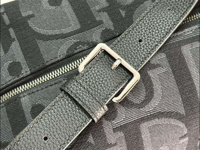 2025228Y 700P203146986